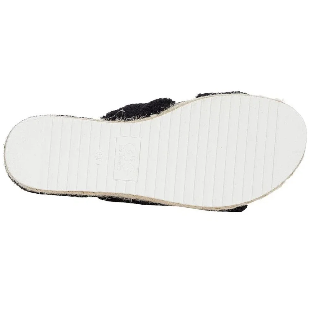 GBG Los Angeles Daphne Sandals Women's Black Faux Fur Slip On Slide JOBB2000